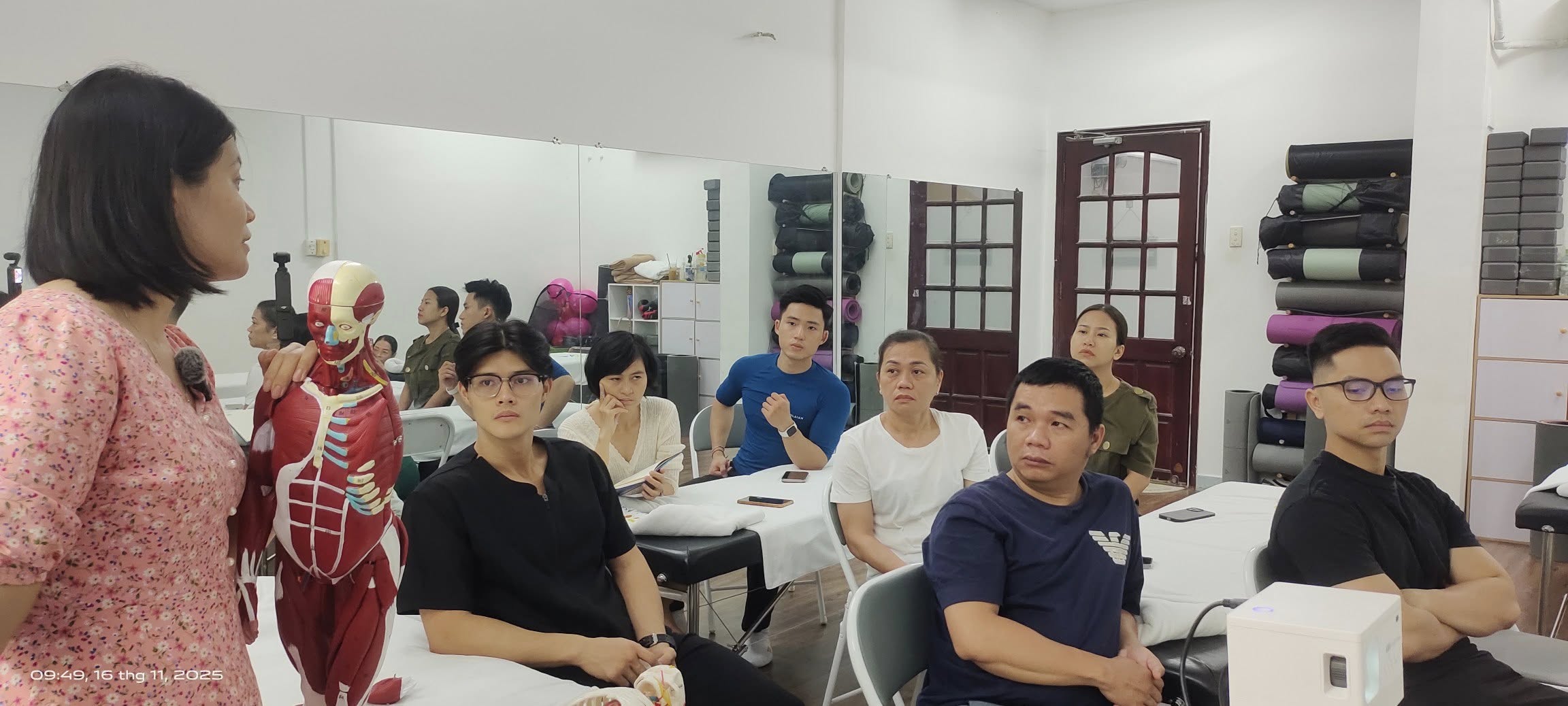 Workshop “Cổ – Vai – Gáy: Sport Massage & Viet Stretching” đã khép lại trong tinh thần năng động, tràn đầy cảm hứng học tập và kỹ thuật được nâng cao rõ rệt